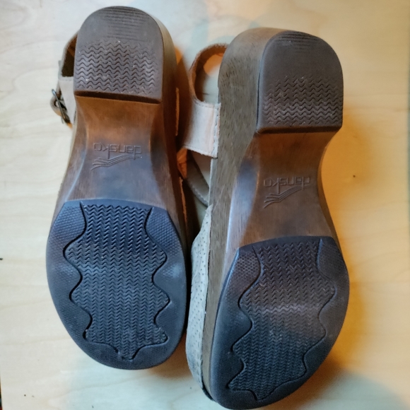 Dansko Heels / Clogs - Picture 7 of 7